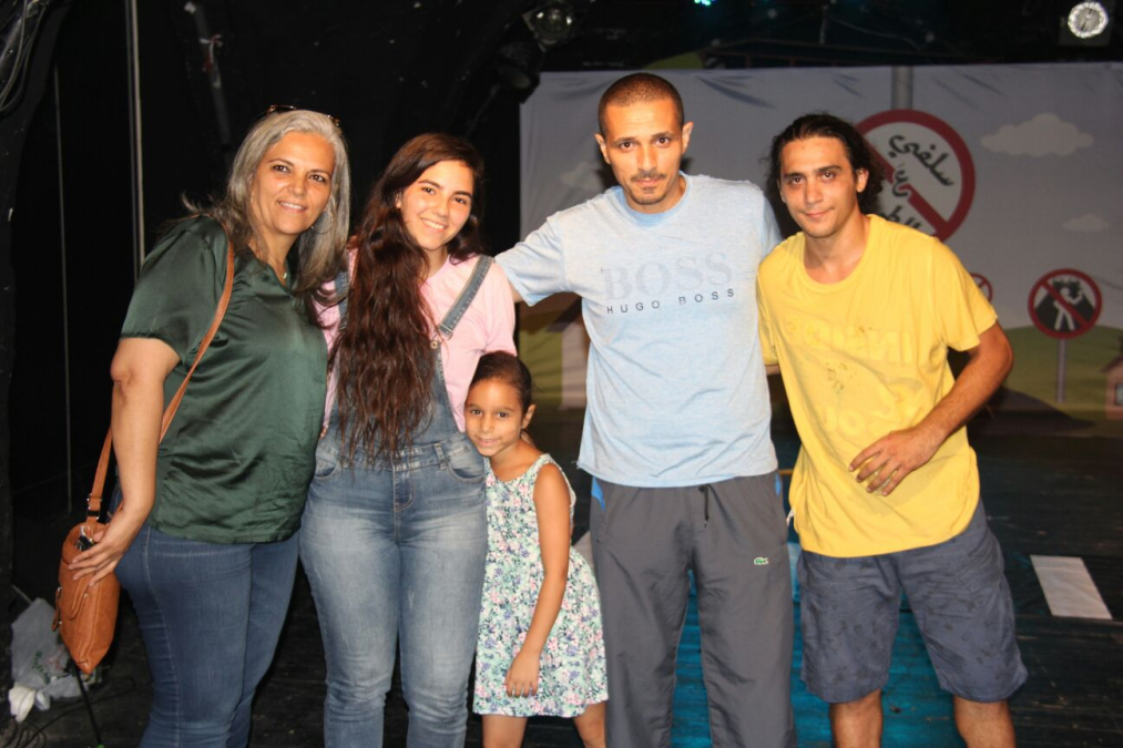  بالصور: لليوم الثاني - مسرح السرايا العربي يعرض مسرحية "سلفي ع الطريق"